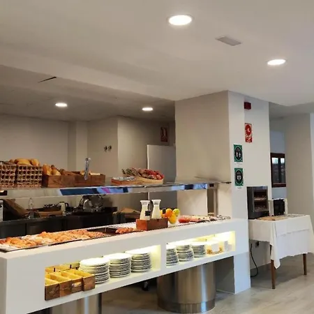 Hotel Celymar *