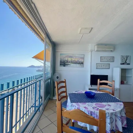 Palmeras Sea View Apartment *