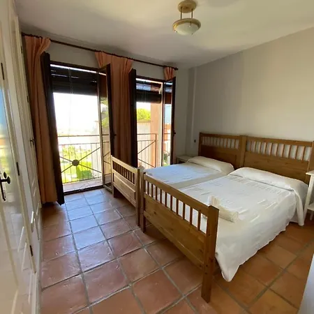 Urbanizacion Sierra Cortina Casa O Holiday home