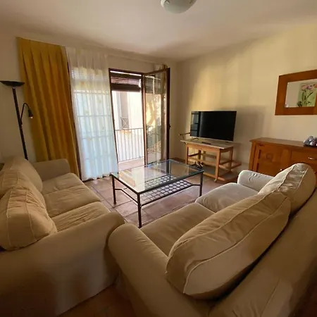Urbanizacion Sierra Cortina Casa O Holiday home *