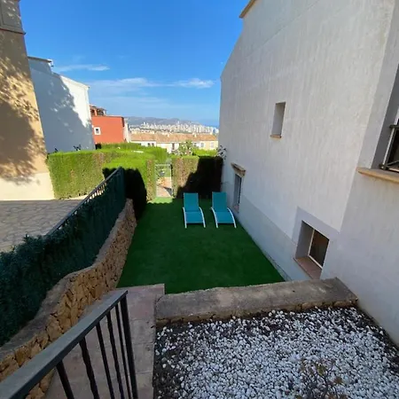 Urbanizacion Sierra Cortina Casa O Holiday home