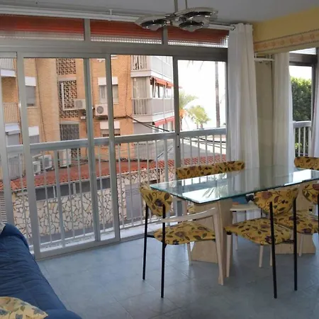 En El Paseo Marítimo De Apartamento Benidorm