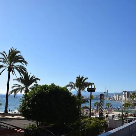 En El Paseo Marítimo De Apartamento Benidorm