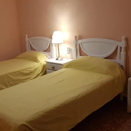 Disponible En Abril-wifi-3hab, 6 Pers, -piscina, Aire Acondi-parking Opcionable Extra Benidorm