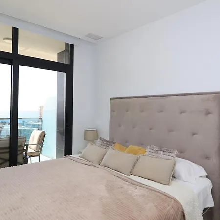 Sunset Drive 2-4 Apartment *