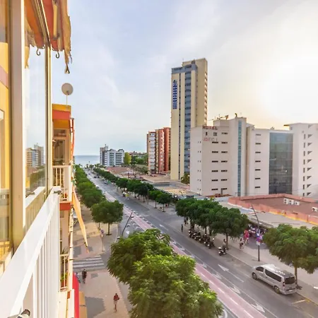 2br Flat - Aircon - 5 Min Walk To Beach