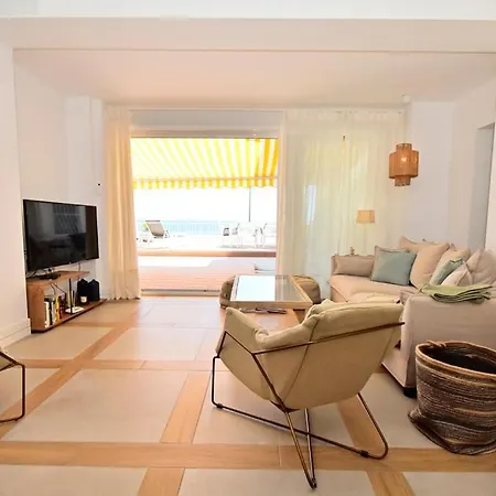 70sqm Private Terrace In Front Of The Sea & 107sqm Brand New *
