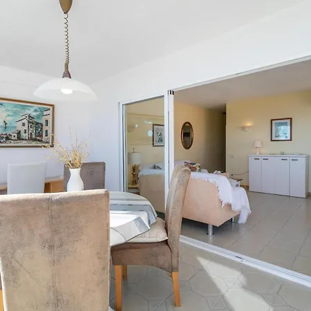 Apartment Esmeralda 1