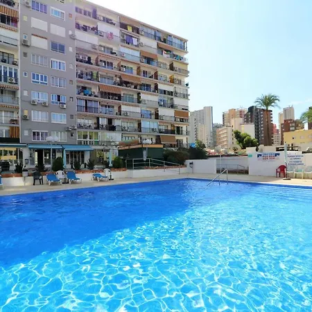 Versalles 2-12 Benidorm