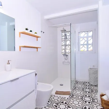 Apartment 250m Playa/beach, Wifi, A/a, Smart Tv, Parking Benidorm