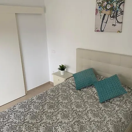 Apartamento Alexandra Apartment *