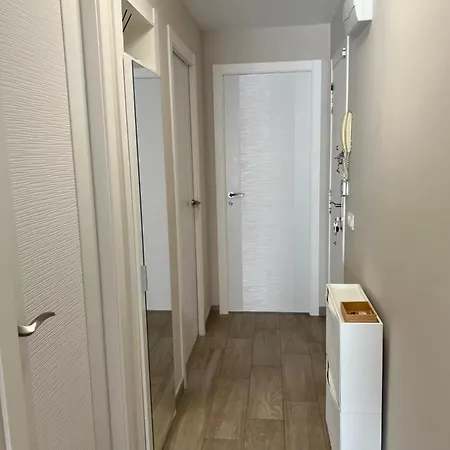 Sunshine Apartment *
