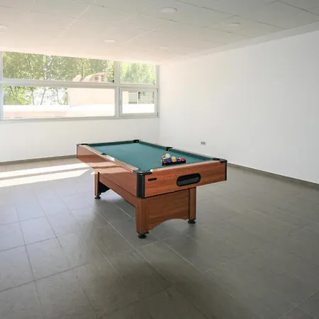 Beautiful In With Sauna, Indoor Swimming Pool And Swimming Pool Apartment *