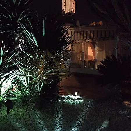 Con Piscina A Un Paso De La Playa Сasa de vacaciones