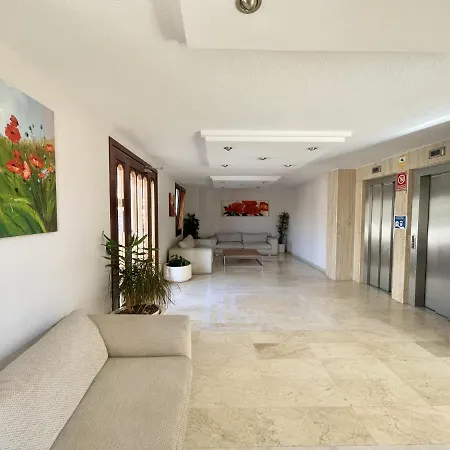 Apartment Torre Valencia *