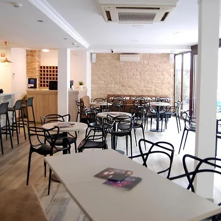 Hotel Queens - Adults Only 2*