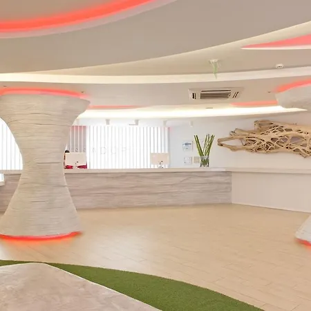 Ambassador Playa Ii Hotel 4*
