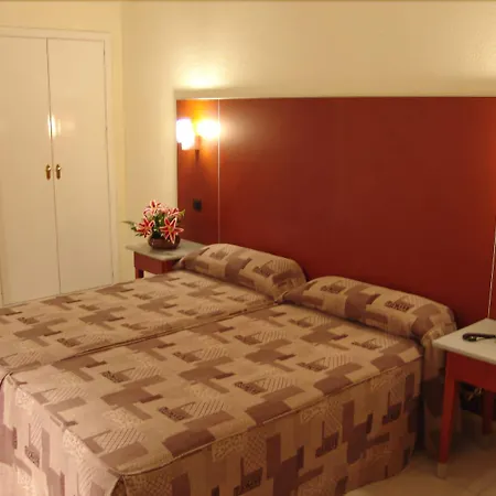 Oasis Plaza Hotel 3*