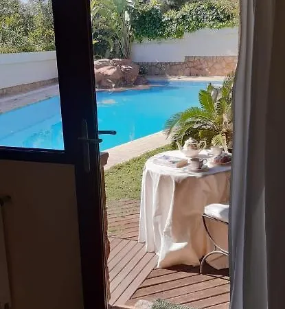 - Kitchen, Pool, Barbecue And Large Garden 홈스테이 베니돔