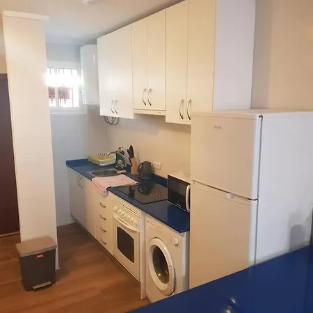Queen Apartment. Cozy & Close To The Beach Apartment. Pool/parking. Apartment Benidorm