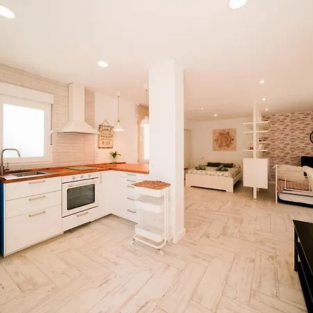 Holiday home Loft Con Terreno Privado Y Parking Compartido - A 800m De Playa Poniente *