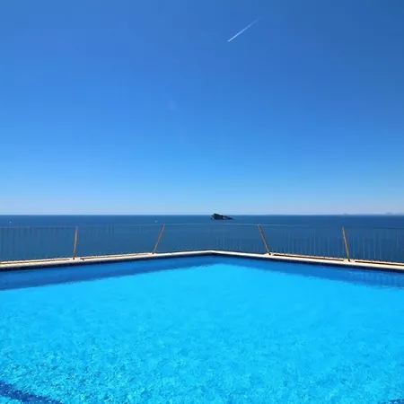 Terraza Con Piscina Privada Y Vistas Al Mar Apartamento