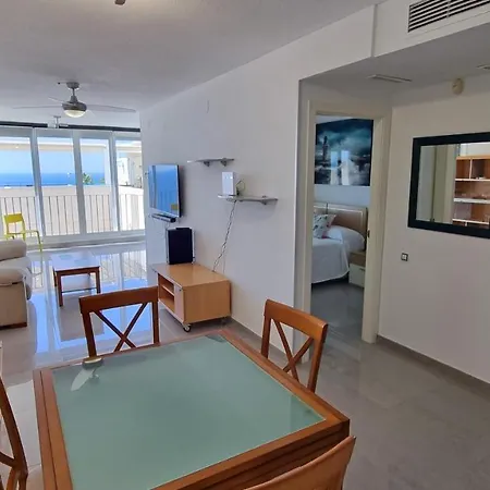 Terraza Con Piscina Privada Y Vistas Al Mar