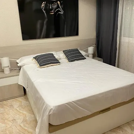 Solymar Levante Completo Con Piscina Y Parking Comunitario