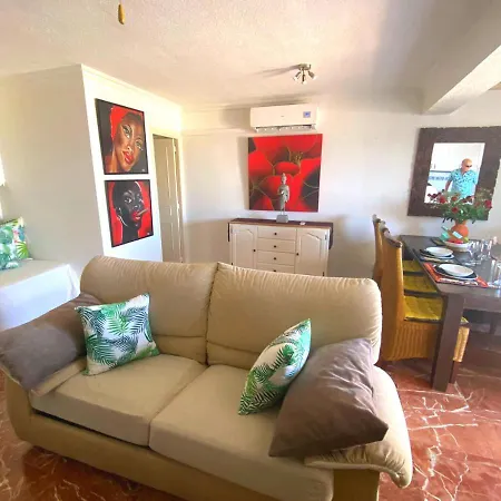 Wonderful 1 Bedroom House - Poniente