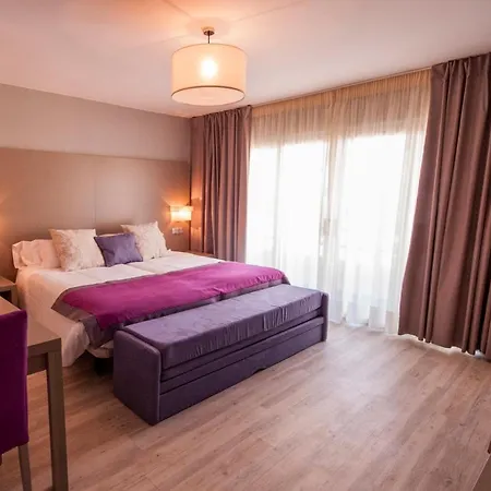 Aparthotel El Faro By Mc 2*