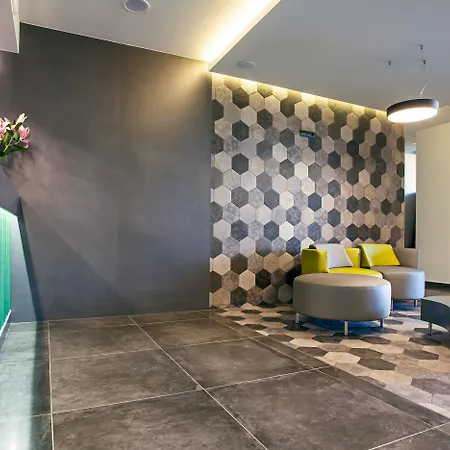 Primavera Loix Hotel apartamentowy 3*