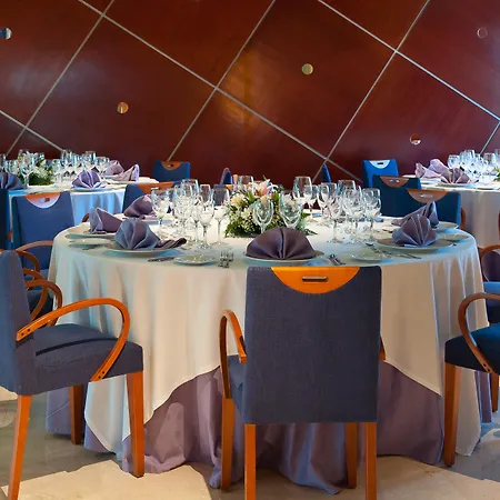 Climia Plaza Hotel 4*