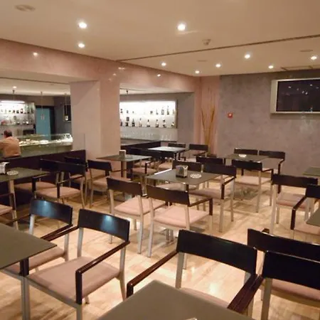 Tanit Hotel 3*