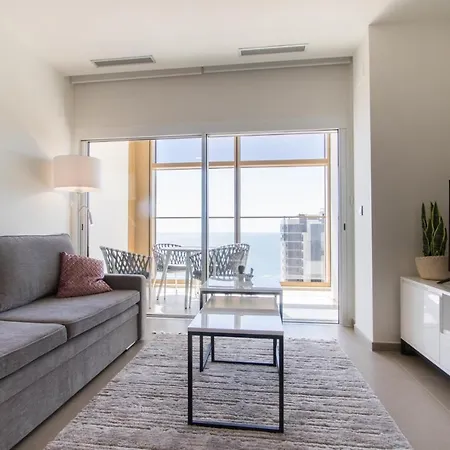 Apartment Intempo Sky 165