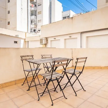 Aparthotel La Rosita Old Town