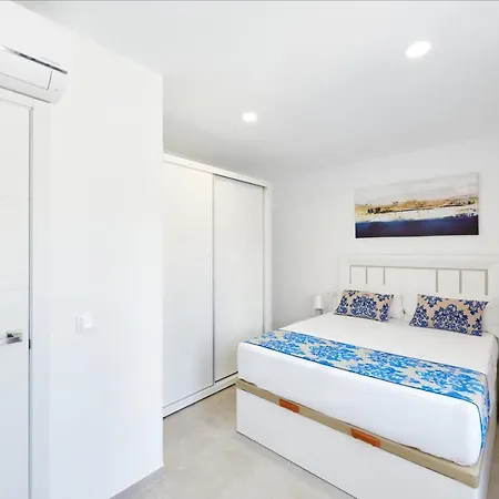 Sonrisa Deluxe Apartments, Levante