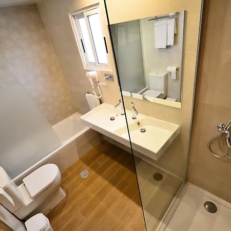 Olympus Hotel 4*
