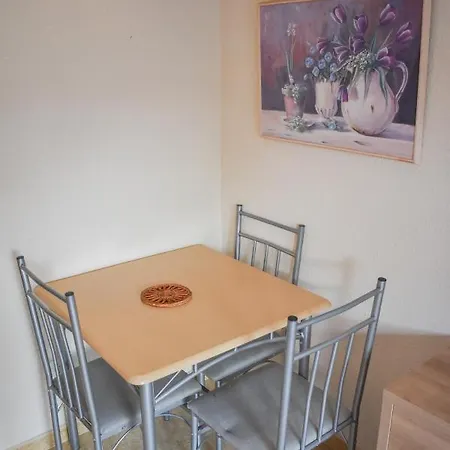 Lägenhet Cozy Tourist Bungalow *