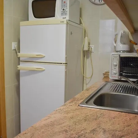 Cozy Tourist Bungalow Apartment