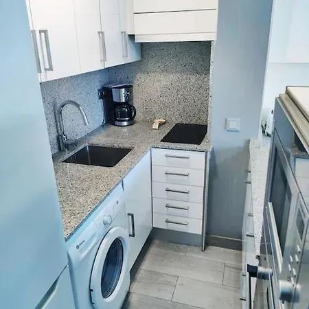 Bermudas Con Piscina Y Garaje En Apartment