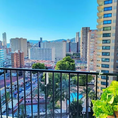 Bermudas Con Piscina Y Garaje En Apartment Benidorm