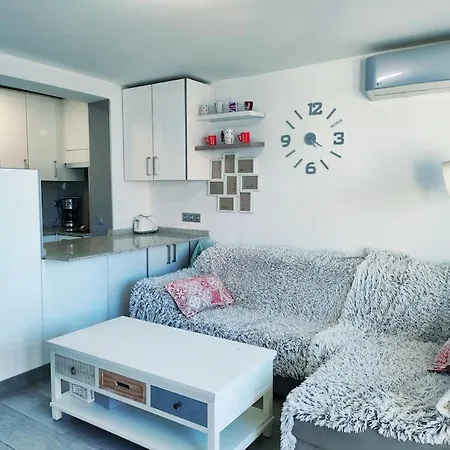 Bermudas Con Piscina Y Garaje En Apartment