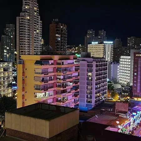 Gerona On The Strip With Pool & Parking