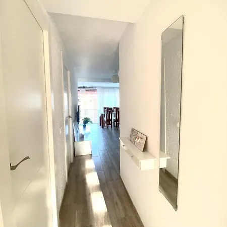 Apartamento Con Piscina Y Garaje, Playa A 10 Min