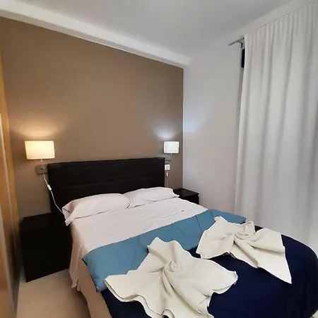 Center Playa Poniente Apartment