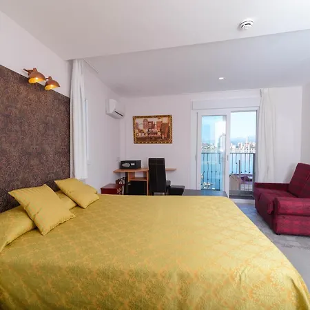 Clopy Rocamar 3* Бенидорм