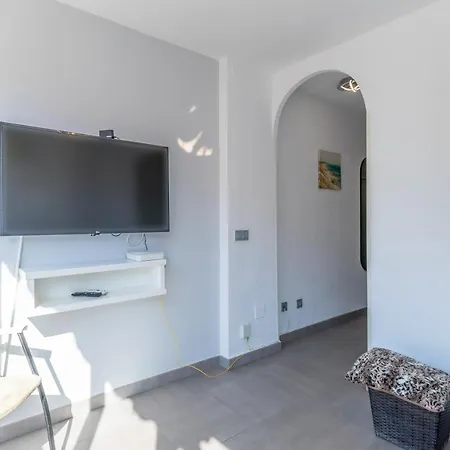 Alturas Apartment *
