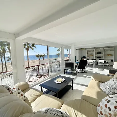 Iberia Seafront Apartamento *