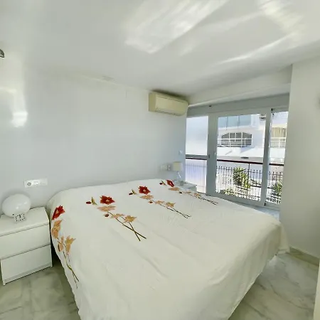Iberia Seafront Apartamento