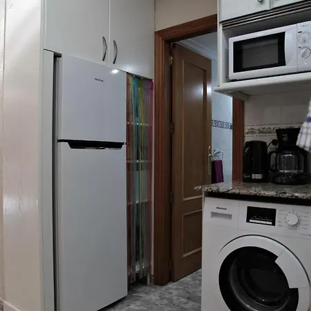 Cozy Just 8 Min Walk From The Beach! Apartamento Benidorm